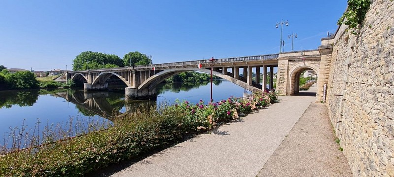 Pont Castillon-la-Bataille_©Office de Tourisme Castillon-Pujols_MS 2023