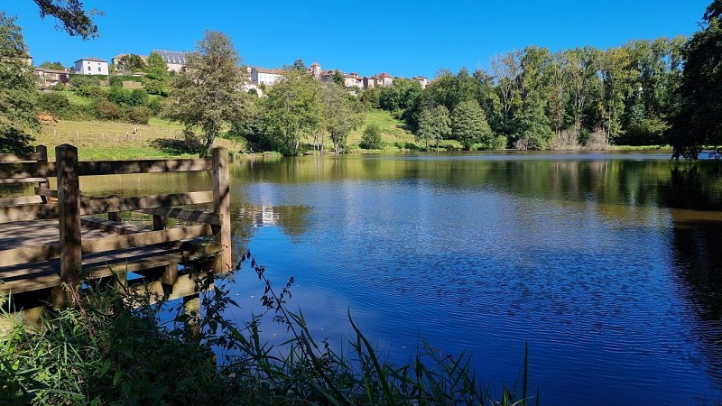 Belmont-de-la-Loire : plan d'eau et base de loisirs