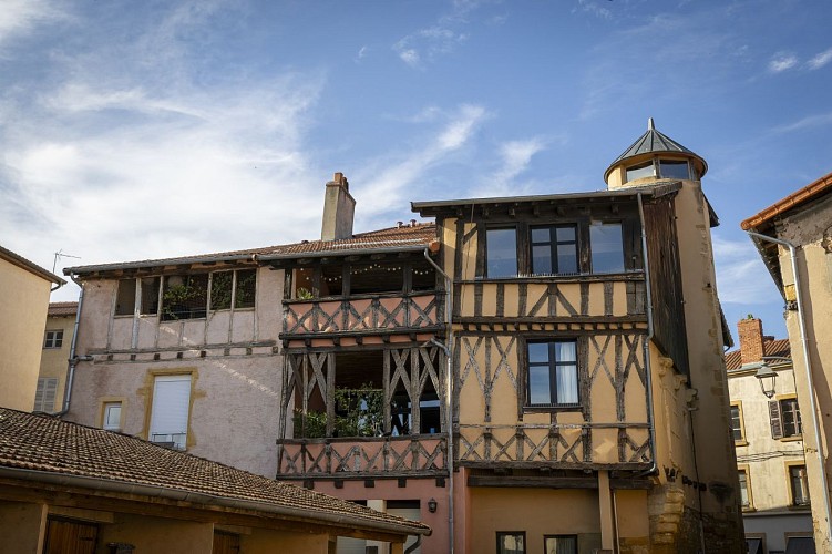 Charlieu  : centre historique du village de caractère