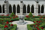 Le Cloître de la Cathédrale Saint-Jean-Baptiste