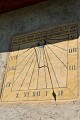 Cadran solaire sur l'église de La Garde