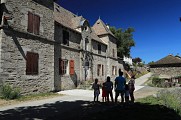 Village de Chaliers, dominant la Truyère