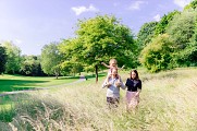 551568-La_vallee_des_jardins__Caen-Caen_la_mer_Tourisme___Les_Conteurs_(Droits_reserves_OTC)-1200px