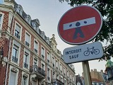 Homme au pilori - CLET
