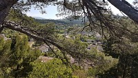 Cadenet au pied de son château