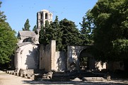 La nécropole des Alyscamps et l'église Saint Honorat