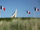Ouistreham, flamme drapeaux plage