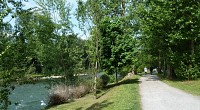 Sentier au bord du Gave de Pau