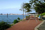 La promenade le long de la baie