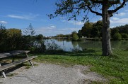 Zone de repos au bord du lac