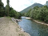 Le sentier en bordure du gave d'Ossau