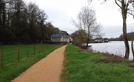 le chemin de halage de la Mayenne