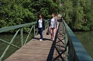 Passerelle sur le Loir endormi