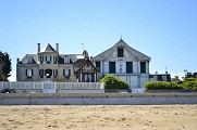 Villa-Henriette-et-Chalet-Henri-villas-de-Lion-sur-mer-Caen-la-mer-Tourisme--Romain-Carrillo