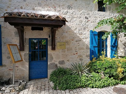 La Maison Bleue