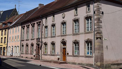 Musée du Pays d'Albe - the House of the Heads