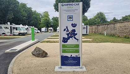 Aire de services pour camping-cars à Prahecq
