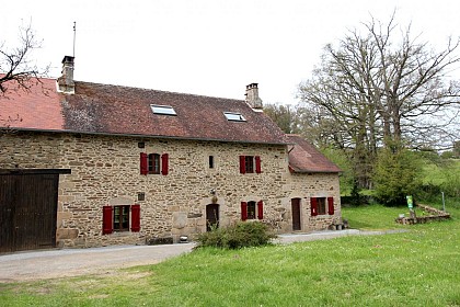 874039 - 14 people - 6 bedrooms - 3 ‘épis’ (ears of corn) - Bersac sur Rivalier - fiche 2012