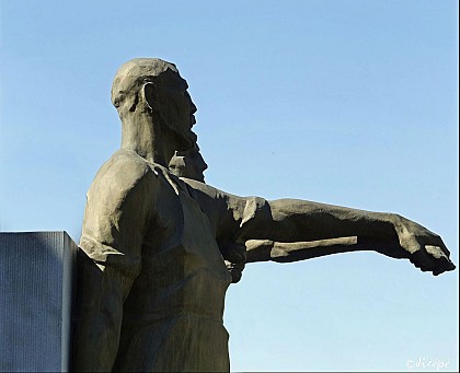 « Pour que le peuple lise » Monument hommage à Joseph Wauters