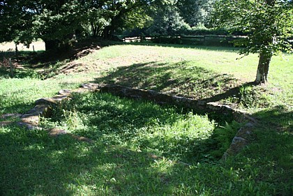 La fontaine et le lavoir du Chier