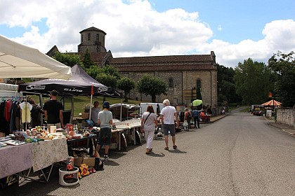 Visiter Les-Salles-Lavauguyon