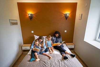 SUITE JUMELLE CHAMBRE D'HÔTES AU DOMAINE DES PIERRES JUMELLES