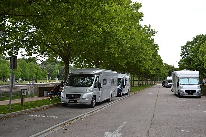 Aire d'accueil de camping-cars - port d'Epinal