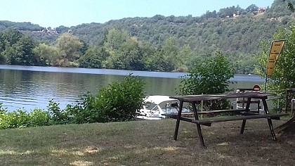 Aire de pique nique à Trémolat