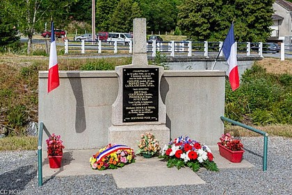 Le monument des Trois-Ponts