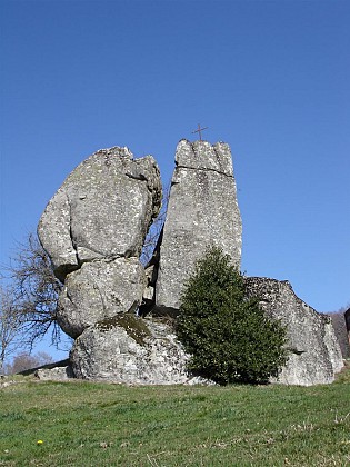 Roc Rôti and Escalmels Chapel