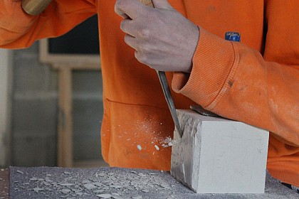 ALINE JUGÉ - LE PETIT MENHIR