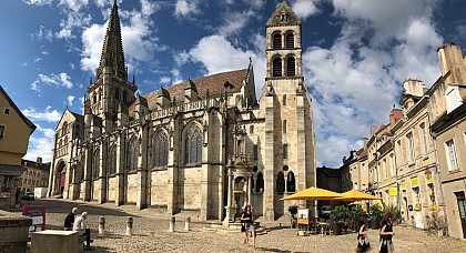 La cathédrale Saint-Lazare