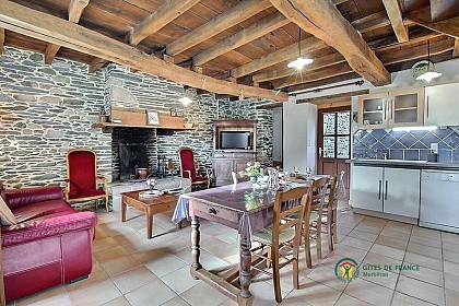 LA MAISON DE PIERRES