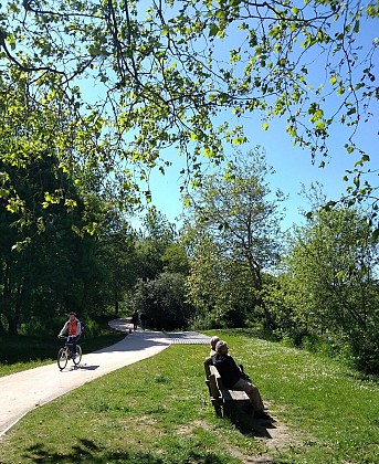 Aire de pique-nique de la voie verte de l'Uhabia