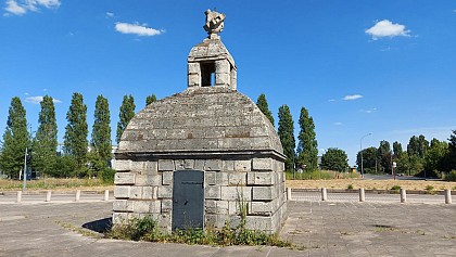 Regard de la Loge Aqueduc Médicis