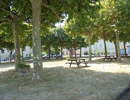 Aire de pique-nique à Fonroque