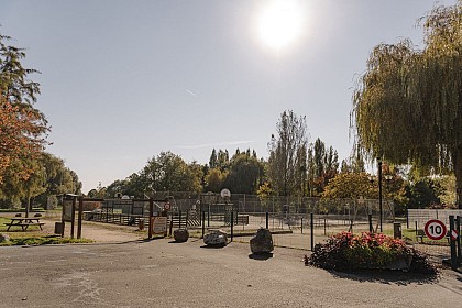 Accueil camping car au camping de la Vègre - OnlyCamp