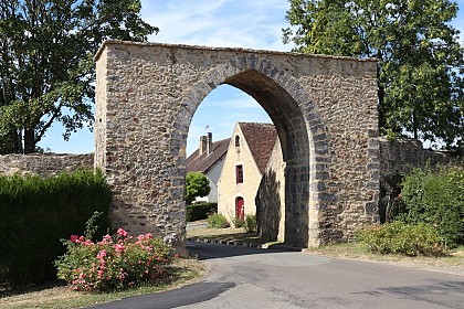 Village fortifié de Bourg-le-Roi