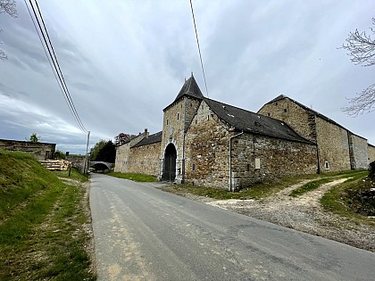Le château et la ferme de Bossière