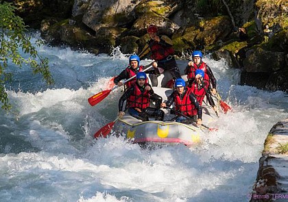 Descente sportive en rafting sur le Doron de Bozel
