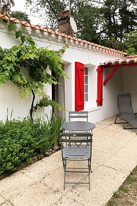 Maison typique de pays dans un environnement boisé à Saint Hilaire de Riez