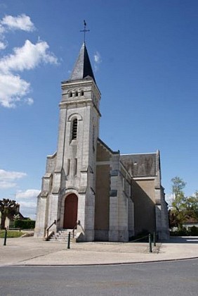 Eglise St Apollinaire de la Chapelle Montmartin