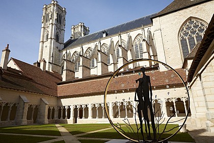 Cloître des chanoines de la Cathédrale Saint-Vincent