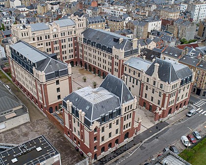 La caserne Dumé-d’Aplemont