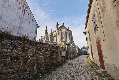 L’ancien cimetière et la Pomponne