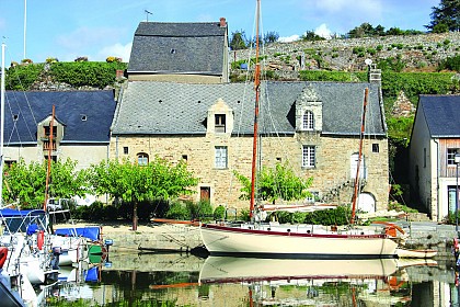 Les entrepôts sur le port