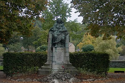 Statue Madame Montéfiore