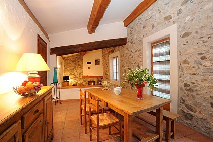 GÎTE DANS MAS VITICOLE AU MILIEU DES VIGNES