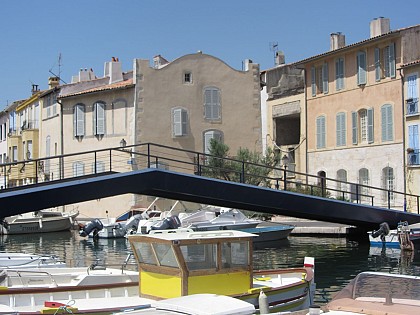 Maison à chapeau de gendarme