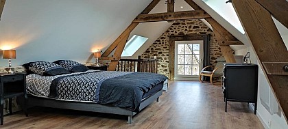 LA PETITE MAISON EN PIERRE